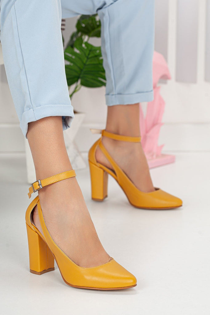 Women's Mustard Leather Heeled Shoes
