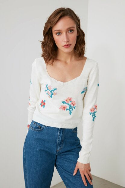 Women's Embroidered Ecru Tricot Sweater