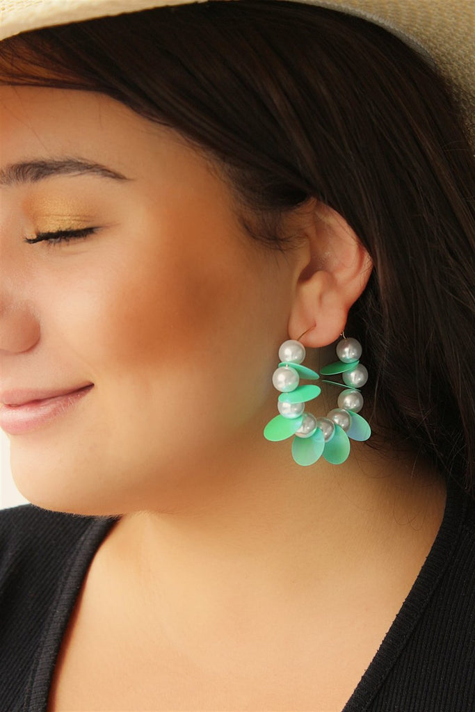 Women's Pearl Green Sequin Earrings - 1 Pair